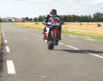 Lolo en wheeling sur le plateau de Saclay