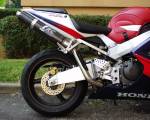 La moto de lolo avec son FRC sortie haute