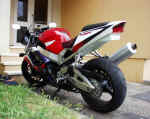 30-06-2000 cbr 900 montage du passage de roue Ermax